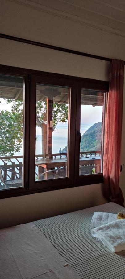 Balcony On The Rocks Agioi Saranta Exterior foto